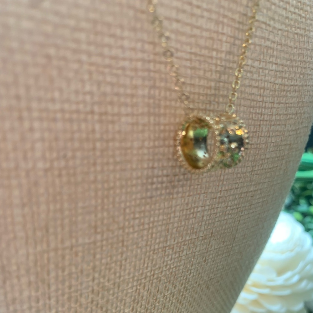 Elegant Gold Butterfly Pendant Necklace - Picture 7 of 12